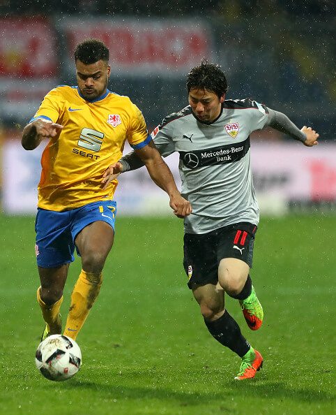 Asano (R) in action against Braunschweig earlier this week