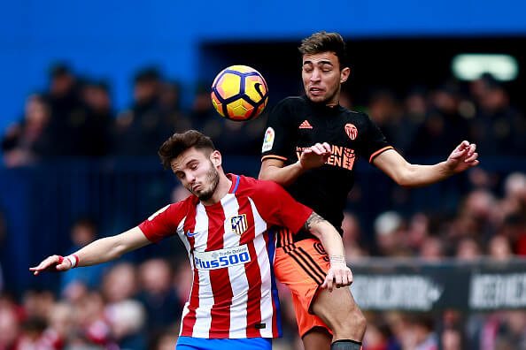 Saúl in action against Valencia