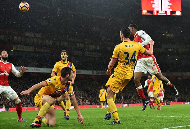 Arsenal midfielder Alex Iwobi heads goalwards, taking advantage of Palace's sloppiness defensively in our last meeting