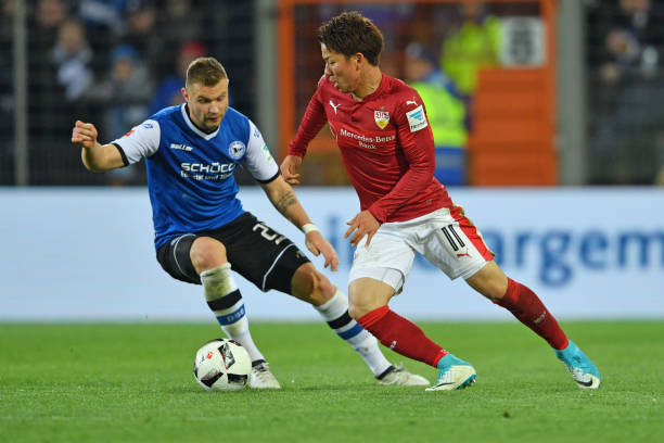 Asano in action against Bielefeld.