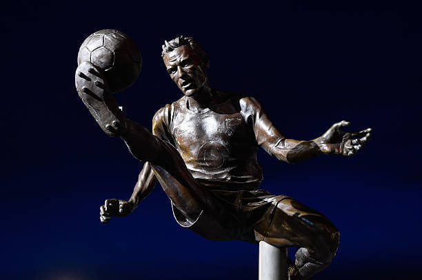 Dennis Bergkamp's statue outside of the Emirates Stadium.