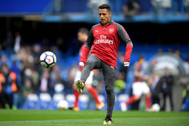 alexis warming up chelsea