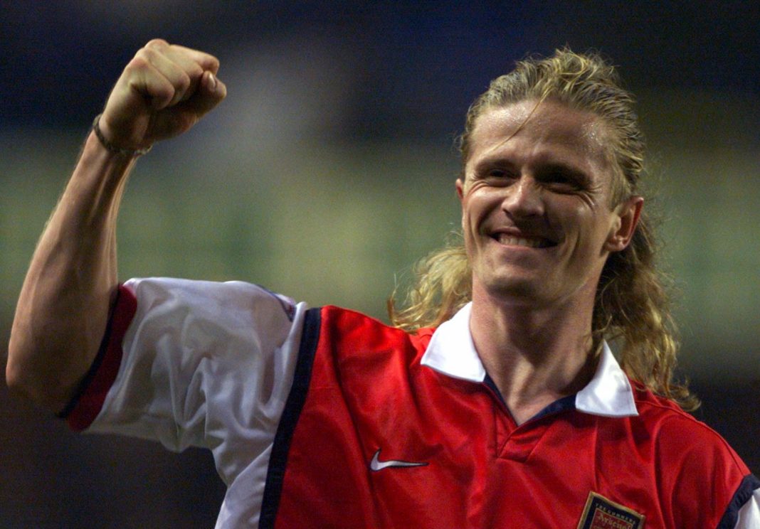 zone sammenholdt fattige Emmanuel Petit admits being "reduced to a sexual object" and liking it