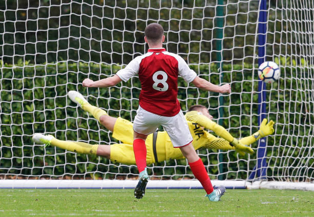 ENFIELD, ENGLAND - OCTOBER 23: Charlie Gilmour of Arsenal scores their second goal during the Premier League 2 game between Tottenham Hotspur and Arsenal on October 23, 2017 in Enfield, England. (Photo by Henry Browne/Getty Images)