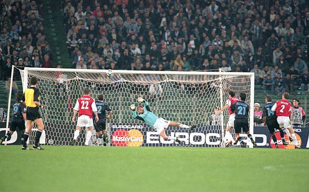 17 Oct 2000: John Lukic of Arsenal saves a free-kick during the UEFA Champions League match against Lazio played at the Olympic Stadium, in Rome, Italy. The match ended in a 1-1 draw. Mandatory Credit: Clive Brunskill /Allsport