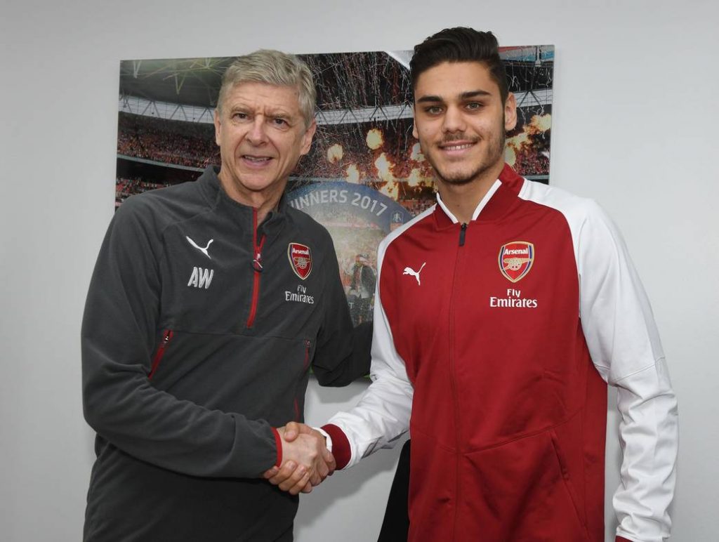 ST ALBANS, ENGLAND - JANUARY 02: New Arsenal signing Konstantinos Mavropanos with manager Arsene Wenger at London Colney on January 2, 2018 in St Albans, England. (Photo by Stuart MacFarlane/Arsenal FC via Getty Images)