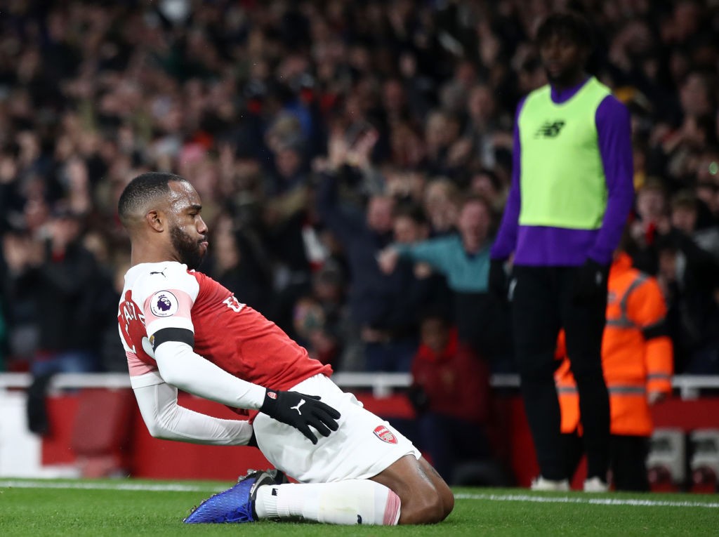 LONDON, ENGLAND - NOVEMBER 03: Alexandre Lacazette of Arsenal celebrates after he scores his sides first goal during the Premier League match between Arsenal FC and Liverpool FC at Emirates Stadium on November 3, 2018 in London, United Kingdom. (Photo by Julian Finney/Getty Images)