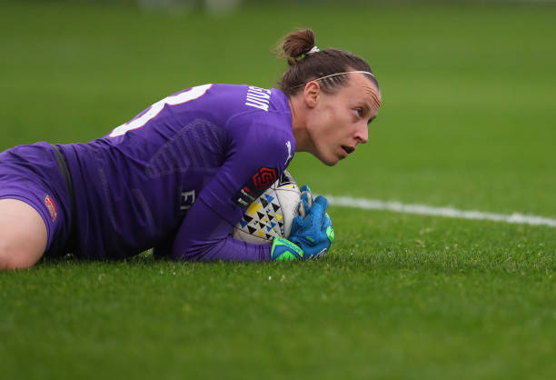 KINGSTON UPON THAMES, ENGLAND - OCTOBER 14: Pauline Peyraud-Magnin of Arsenal during the FA WSL match between Chelsea Women and Arsenal at The Cherry Red Records Stadium on October 14, 2018 in Kingston upon Thames, England. (Photo by Catherine Ivill/Getty Images)