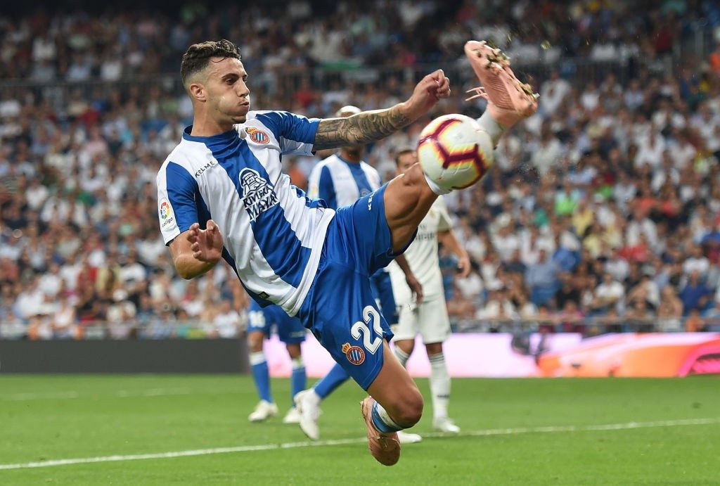 MADRID, SPAIN - SEPTEMBER 22: Mario Hermoso of RCD Espanyol controls the ball during the La Liga match between Real Madrid CF and RCD Espanyol at Estadio Santiago Bernabeu on September 22, 2018 in Madrid, Spain. (Photo by Denis Doyle/Getty Images,)