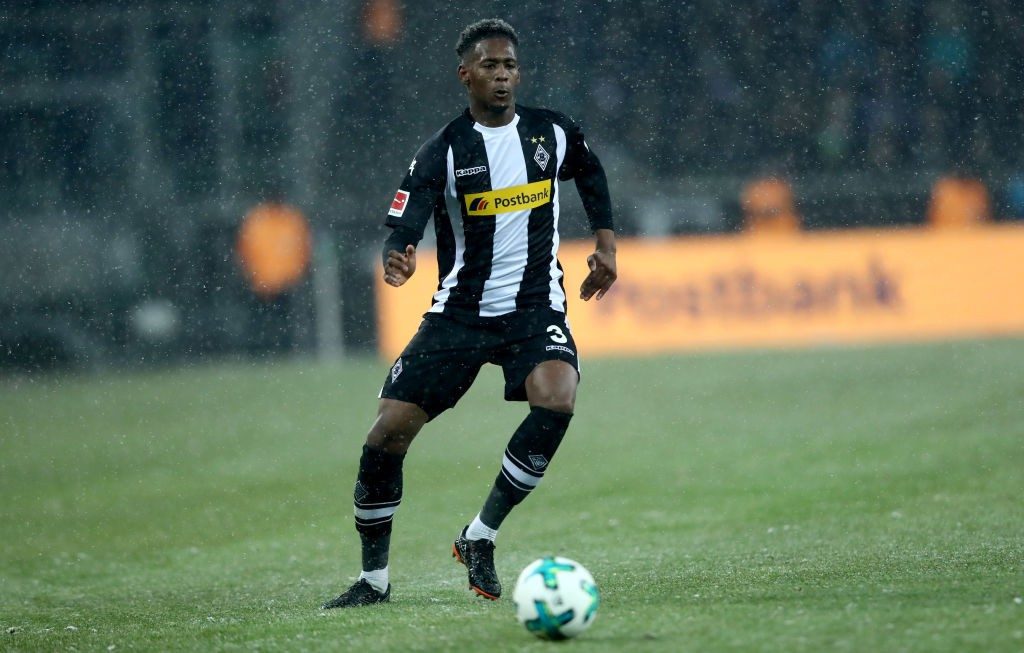 MOENCHENGLADBACH, GERMANY - MARCH 02: Reece Oxford of Moenchengladbach runs with the ball during the Bundesliga match between Borussia Moenchengladbach and SV Werder Bremen at Borussia-Park on March 2, 2018 in Moenchengladbach, Germany. The match between Moenchengladbach and Bremen ended 2-2. (Photo by Christof Koepsel/Bongarts/Getty Images)