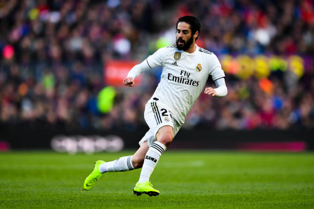 BARCELONA, SPAIN - OCTOBER 28:  Isco Alarcon of Real Madrid CF looks on  during the La Liga match between FC Barcelona and Real Madrid CF at Camp Nou on October 28, 2018 in Barcelona, Spain.  (Photo by David Ramos/Getty Images)