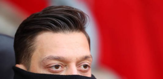 SOUTHAMPTON, ENGLAND - DECEMBER 16: Mesut Ozil of Arsenal on the bench during the Premier League match between Southampton FC and Arsenal FC at St Mary's Stadium on December 16, 2018 in Southampton, United Kingdom. (Photo by Catherine Ivill/Getty Images)