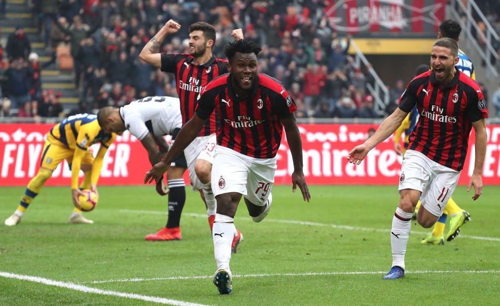 MILAN, ITALY - DECEMBER 02: Franck Kessie of AC Milan celebrates his goal from the penalty spot during the Serie A match between AC Milan and Parma Calcio at Stadio Giuseppe Meazza on December 2, 2018 in Milan, Italy. (Photo by Marco Luzzani/Getty Images)