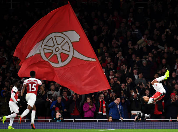 LONDON, ENGLAND - JANUARY 01: Pierre-Emerick Aubameyang of Arsenal celebrates scoring the fourth Arsenal goal during the Premier League match between Arsenal FC and Fulham FC at Emirates Stadium on January 1, 2019 in London, United Kingdom. (Photo by Justin Setterfield/Getty Images)