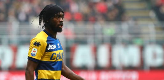 MILAN, ITALY - DECEMBER 02: Gervinho of Parma Calcio looks on during the Serie A match between AC Milan and Parma Calcio at Stadio Giuseppe Meazza on December 2, 2018 in Milan, Italy. (Photo by Marco Luzzani/Getty Images)