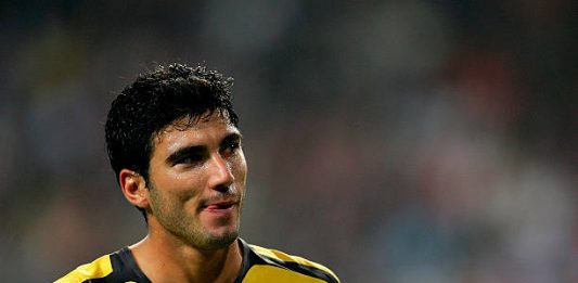 AMSTERDAM, NETHERLANDS - SEPTEMBER 27: Jose Antonio Reyes of Arsenal looks up at the Ajax supporters during the UEFA Champions League, group B, match between Ajax and Arsenal at the Amsterdam Arena. September 27, 2005 in Amsterdam, Netherlands (Photo by Richard Heathcote/Getty Images)