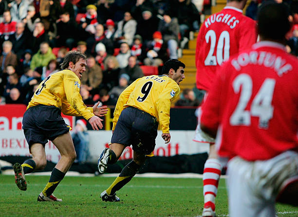 LONDON - DECEMBER 26:  Jose Antonio Reyes #9 of Arsenal runs away in celebration after scoring a goal during the Barclays Premiership match between Charlton and Arsenal at The Valley on December 26, 2005 in London, England.  (Photo by Jamie McDonald/Getty Images)