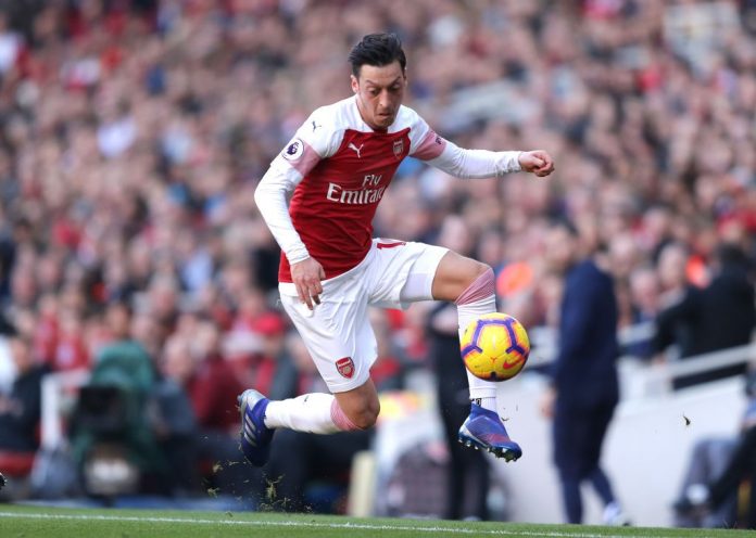 LONDON, ENGLAND - FEBRUARY 24: Mesut Ozil of Arsenal controls the ball during the Premier League match between Arsenal FC and Southampton FC at Emirates Stadium on February 23, 2019 in London, United Kingdom. (Photo by Richard Heathcote/Getty Images)