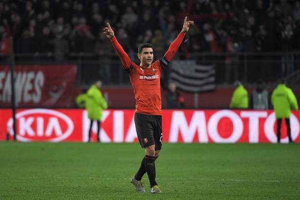 Rennes' French midfielder Benjamin Andre celebrates their 3-1 victory over Arsenal at the end of the UEFA Europa League round of 16 first leg football match between Stade Rennais FC and Arsenal FC at the Roazhon Park stadium in Rennes, northwestern France on March 7, 2019. (Photo by LOIC VENANCE / AFP) 