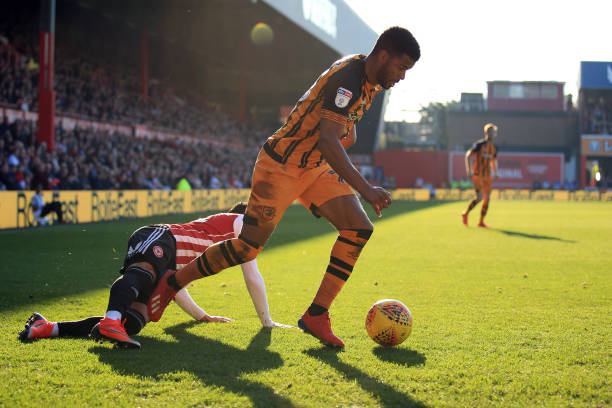 BRENTFORD, ENGLAND - FEBRUARY 23: Fraizer Campbell of Hull City in action with Said Benrahma of Brentford during the Sky Bet Championship match between Brentford and Hull City at Griffin Park on February 23, 2019 in Brentford, England. (Photo by Marc Atkins/Getty Images)