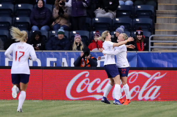 CHESTER, PENNSYLVANIA - FEBRUARY 27: Beth Mead of England(R) celebrates after scoring her sides second goal during the 2019 SheBelieves Cup match between Brazil and England at the Talen Energy Stadium on February 27, 2019 in Chester, Pennsylvania. (Photo by Elsa/Getty Images)
