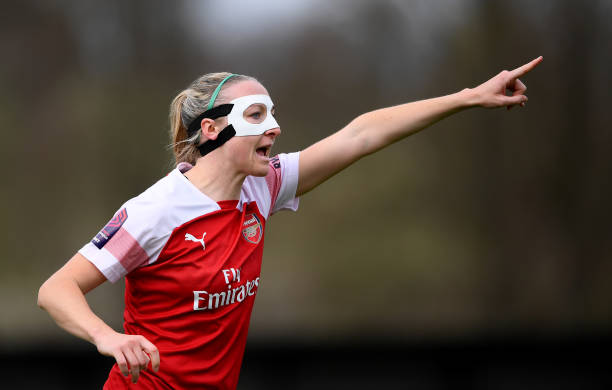 BIRMINGHAM, ENGLAND - MARCH 31: Louise Quinn of Arsenal gives orders during the FA WSL match between Birmingham City Women and Arsenal on March 31, 2019 in Birmingham, England. (Photo by Alex Davidson/Getty Images)