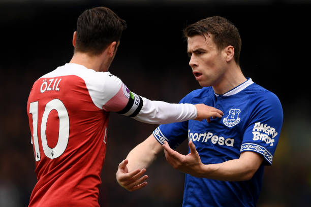 LIVERPOOL, ENGLAND - APRIL 07: Mesut Ozil of Arsenal argues with Seamus Coleman of Everton during the Premier League match between Everton FC and Arsenal FC at Goodison Park on April 07, 2019 in Liverpool, United Kingdom. (Photo by Stu Forster/Getty Images)
