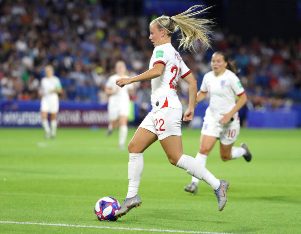 LE HAVRE, FRANCE - JUNE 27: Beth Mead of England runs with the ball during the 2019 FIFA Women's World Cup France Quarter Final match between Norway and England at Stade Oceane on June 27, 2019 in Le Havre, France. (Photo by Robert Cianflone/Getty Images)