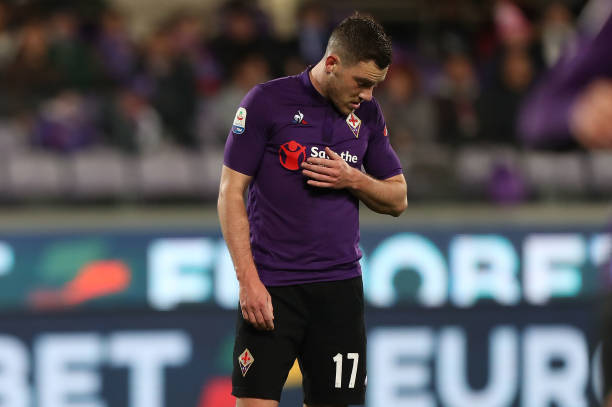 FLORENCE, ITALY - APRIL 29: Jordan Veretout of ACF Fiorentina reacts after misses a penalty during the Serie A match between ACF Fiorentina and US Sassuolo at Stadio Artemio Franchi on April 29, 2019 in Florence, Italy. (Photo by Gabriele Maltinti/Getty Images)