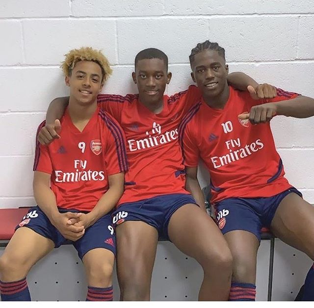 Omari Hutchinson (L), Khayon Edwards and Malcolm Ebiowei (R) (Photo via Instagram / OmariHutchinson10)