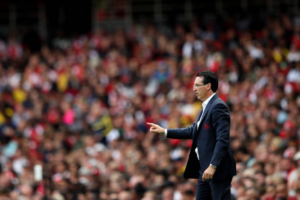 LONDON, ENGLAND - JULY 28: Arsenal Manager, Unai Emery instructs his team during the Emirates Cup match between Arsenal and Olympique Lyonnais at Emirates Stadium on July 28, 2019 in London, England. (Photo by Alex Pantling/Getty Images)