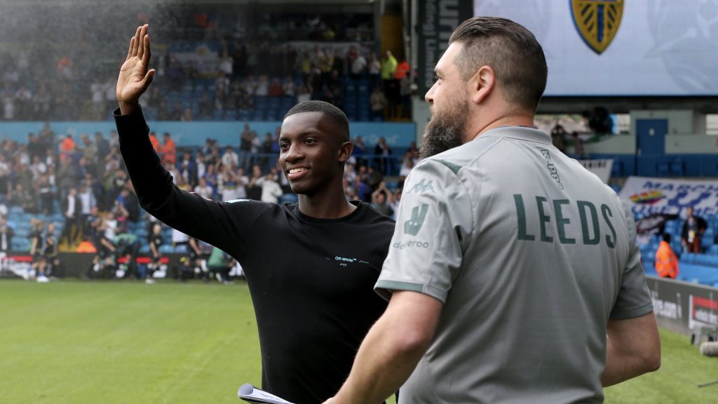 Eddie Nketiah receiving a warm welcome from the Leeds fans (Photo via Twitter / LUFC)