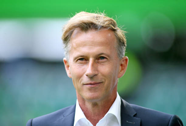 WOLFSBURG, GERMANY - SEPTEMBER 09: Headcoach Andries Jonker of VfL Wolfsburg looks on before the Bundesliga match between VfL Wolfsburg and Hannover 96 at Volkswagen Arena on September 9, 2017 in Wolfsburg, Germany. (Photo by Selim Sudheimer/Bongarts/Getty Images)