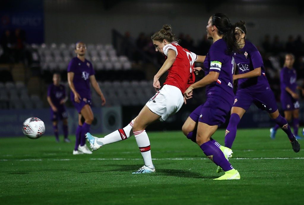 BOREHAMWOOD, ENGLAND - SEPTEMBER 26: Vivianne Miedema of Arsenal shoots at goal during the UEFA Women's Champions League match between Arsenal Women and Fiorentina Women at Meadow Park on September 26, 2019, in Borehamwood, England. (Photo by Julian Finney/Getty Images)