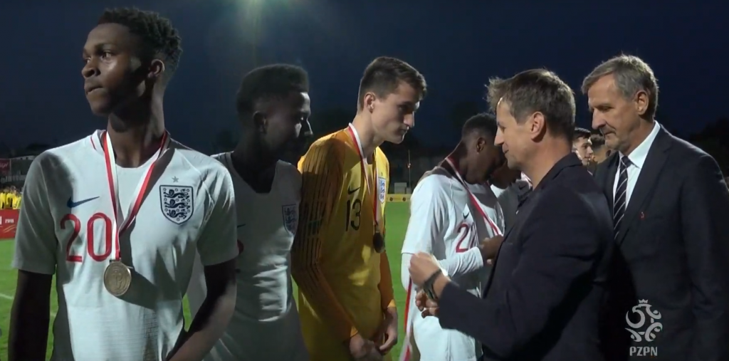 Zane Monlouis (L) of Arsenal with the England u17s at the Syrenka Cup (Photo via PZPN)