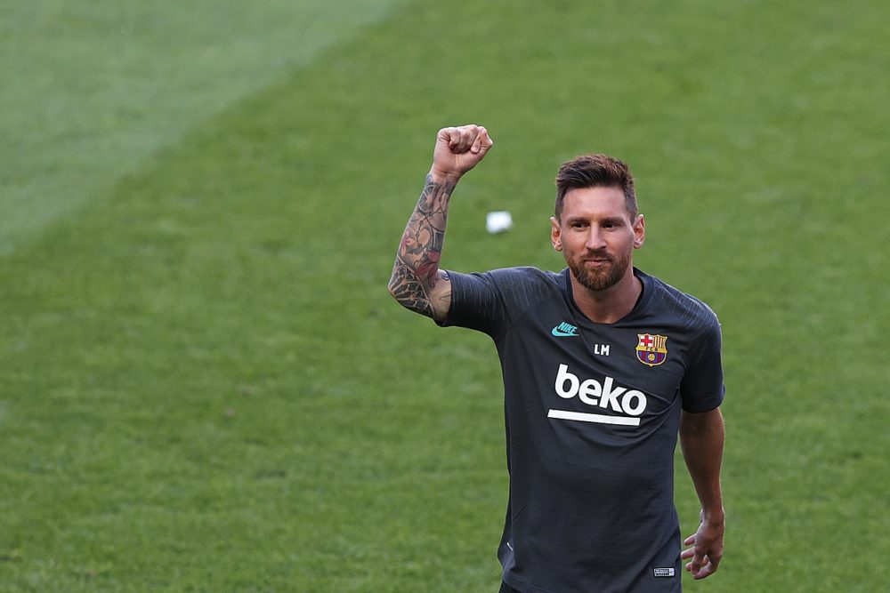 Barcelona's Argentinian forward Lionel Messi gestures during a training session at the Luz stadium in Lisbon on August 13, 2020 on the eve of the UEFA Champions League quarter-final football match between FC Barcelona and Bayern Munich. (Photo by RAFAEL MARCHANTE / POOL / AFP)