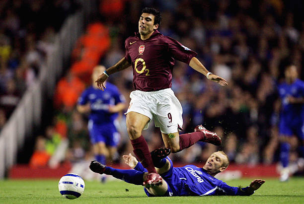 LONDON - SEPTEMBER 19:  Jose Antonio Reyes of Arsenal is tackled and fouled by Tony Hibbert of Everton during the Barclays Premiership match between Arsenal and Everton at Highbury on September 19, 2005 in London, England.  (Photo by Mike Hewitt/Getty Images)