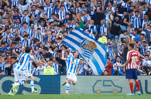 SAN SEBASTIAN, SPAIN - SEPTEMBER 14: Nacho Monreal of Real Sociedad  celebrates after scoring his team's second goal during the Liga match between Real Sociedad and Club Atletico de Madrid at Estadio Reale Arena on September 14, 2019 in San Sebastian, Spain. (Photo by Juan Manuel Serrano Arce/Getty Images)