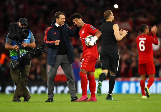 LONDON, ENGLAND - OCTOBER 01: Niko Kovac, Head Coach of FC Bayern Munich congratulates Serge Gnabry of Bayern after his four goals during the UEFA Champions League group B match between Tottenham Hotspur and Bayern Muenchen at Tottenham Hotspur Stadium on October 01, 2019 in London, United Kingdom. (Photo by Julian Finney/Getty Images)