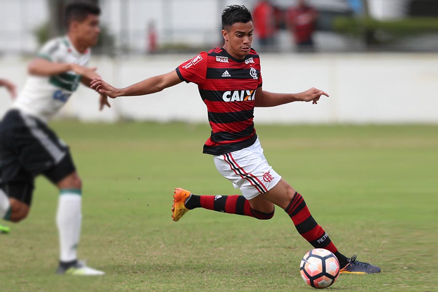 Reinier em ação pelo Flamengo (Gilvan de Souza / Flamengo)