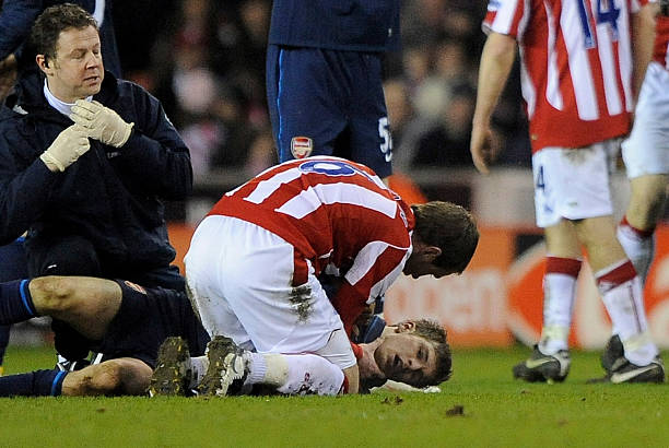 STOKE ON TRENT, ENGLAND - FEBRUARY 27:  Ryan Shawcross of Stoke City is sent off by Referee Peter Walton for a challenge on Aaron Ramsey of Arsenal during the Barclays Premier League match between Stoke City and Arsenal at The Britannia Stadium on February 27, 2010 in Stoke on Trent, England.  (Photo by Laurence Griffiths/Getty Images)