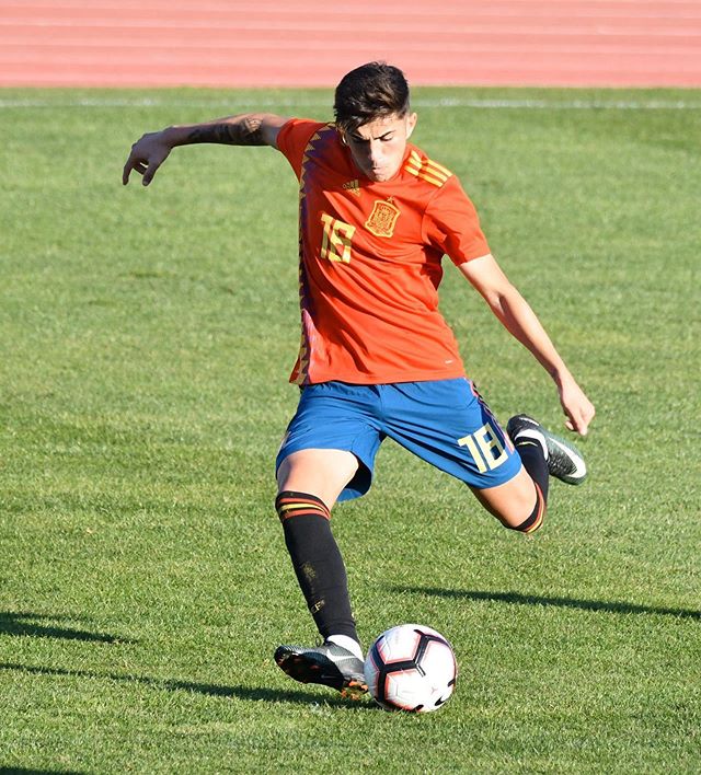 Antonio Zarzana with Spain (Photo via Instagram)