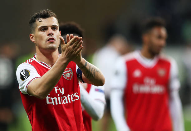 FRANKFURT AM MAIN, GERMANY - SEPTEMBER 19: Granit Xhaka of Arsenal applauds the fans after the UEFA Europa League group F match between Eintracht Frankfurt and Arsenal FC at on September 19, 2019 in Frankfurt am Main, Germany. (Photo by Christian Kaspar-Bartke/Bongarts/Getty Images)