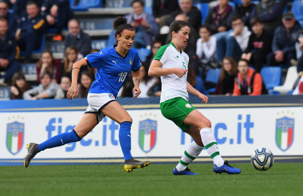 REGGIO NELL'EMILIA, ITALY - APRIL 09: Barbara Bonansea of Italy Woman competes for the ball with  Niamh Fahey of Ireland Women during the International Friendly match between Italy Women and Ireland Women at Mapei Stadium - CittÃ  del Tricolore on April 9, 2019 in Reggio nell'Emilia, Italy  (Photo by Alessandro Sabattini/Getty Images)