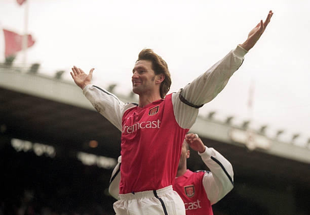 26 Dec 2000: Tony Adams celebrates his goal for Arsenal during the FA Carling Premier League match against Leicester City played at Highbury in London. Arsenal won the game 6-1. Mandatory Credit: Mike Hewitt /Allsport