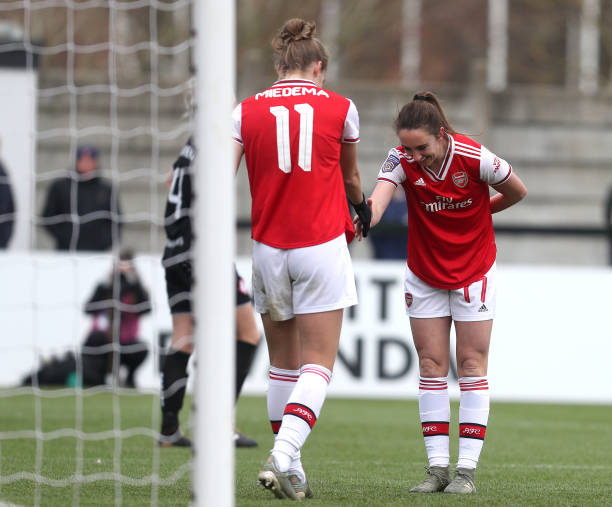 BOREHAMWOOD, ENGLAND - DECEMBER 01: Vivianne Miedema of Arsenal celebrates with Lisa Evans of Arsenal after scoring her sides eighth goal during the Barclays FA Women's Super League match between Arsenal and Bristol City at Meadow Park on December 01, 2019 in Borehamwood, United Kingdom. (Photo by Kate McShane/Getty Images)