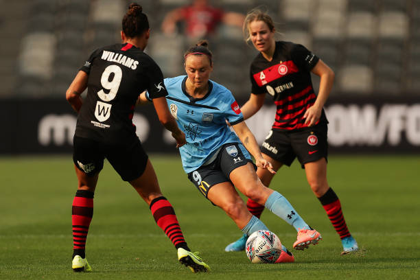 SYDNEY, AUSTRALIA - DECEMBER 20: Caitlin Foord of Sydney FC In action during the round six W-League match between the Western Sydney Wanderers and Sydney FC at Bankwest Stadium on December 20, 2019 in Sydney, Australia. (Photo by Mark Metcalfe/Getty Images)