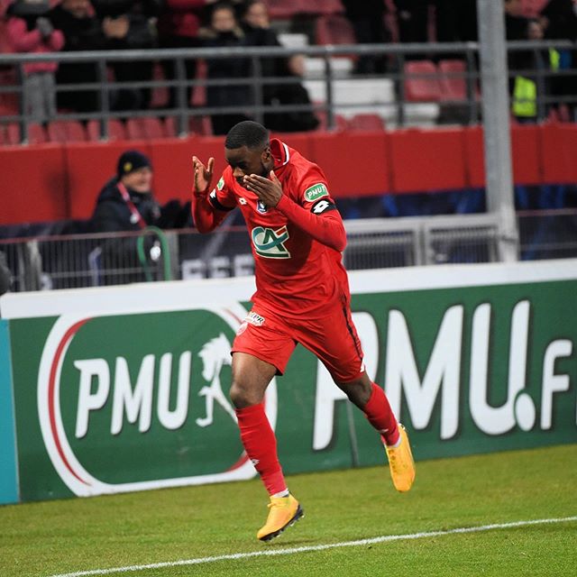Stephy Mavididi celebrates a goal for Dijon (Photo via Instagram)