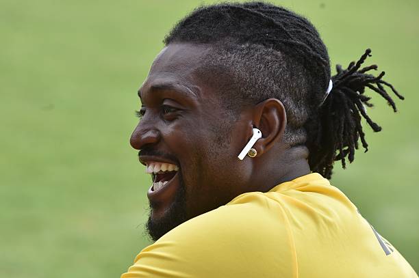 Togo's national football team Togolese forward Emmanuel Adebayor smiles during a training session on January 18, 2017 in Bitam during the 2017 Africa Cup of Nations football tournament in Gabon.