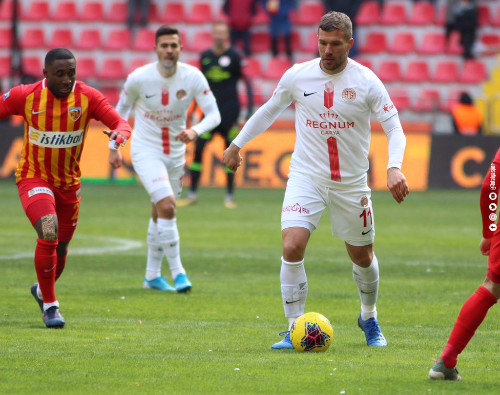 Lukas Podolski playing for Antalyaspor in a 2-2 draw vs Kayserispor